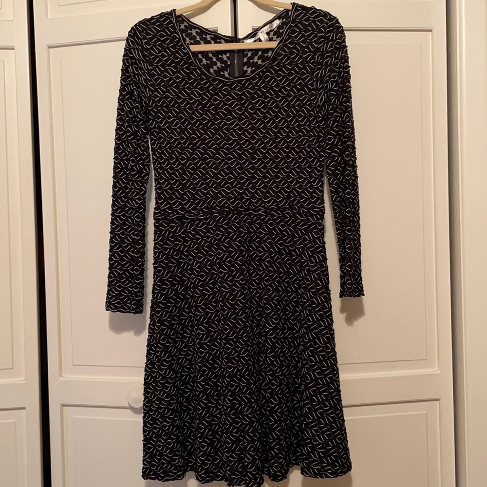 Max Studio black and white long sleeve dress